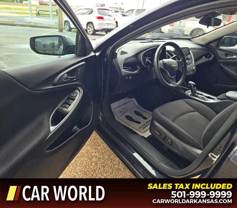 Chevrolet Malibu Vehicle Full-screen Gallery Image 7