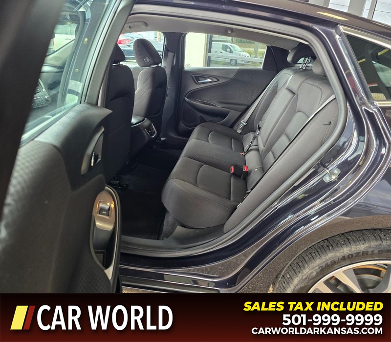 Chevrolet Malibu Vehicle Full-screen Gallery Image 10