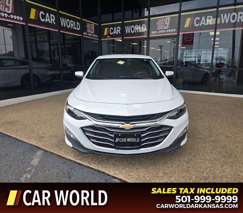 Chevrolet Malibu Vehicle Full-screen Gallery Image 2