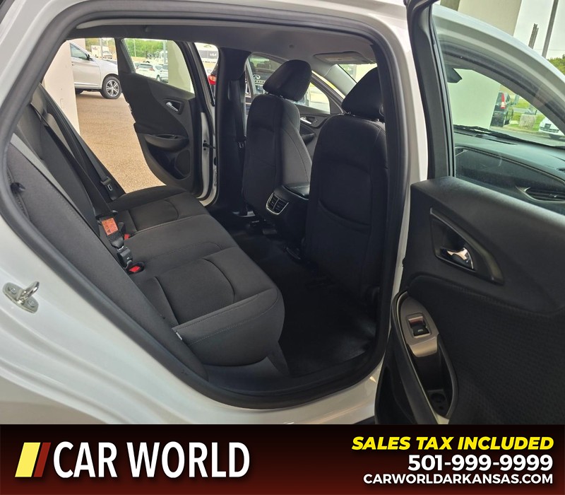 Chevrolet Malibu Vehicle Full-screen Gallery Image 12