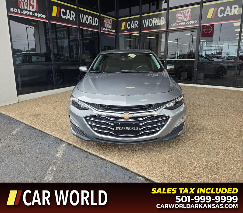 Chevrolet Malibu Vehicle Full-screen Gallery Image 2