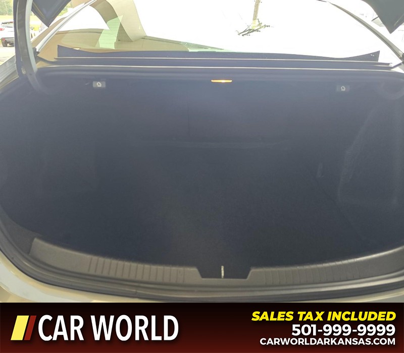Chevrolet Malibu Vehicle Full-screen Gallery Image 13