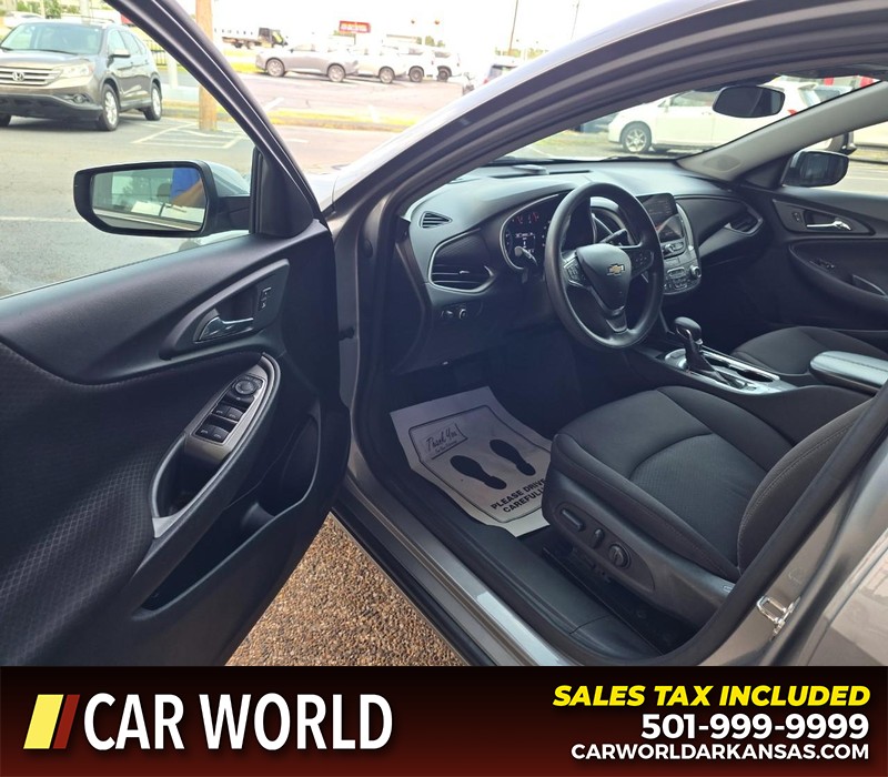 Chevrolet Malibu Vehicle Full-screen Gallery Image 8
