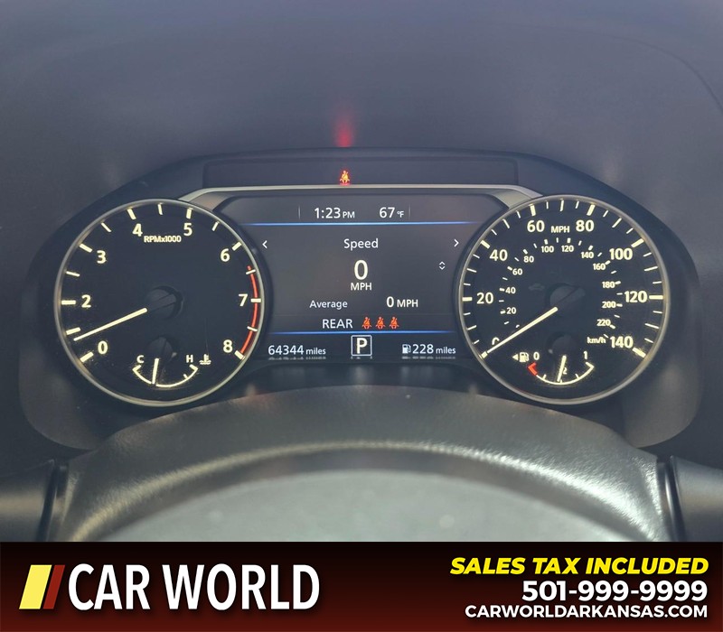 Nissan Altima Vehicle Full-screen Gallery Image 17