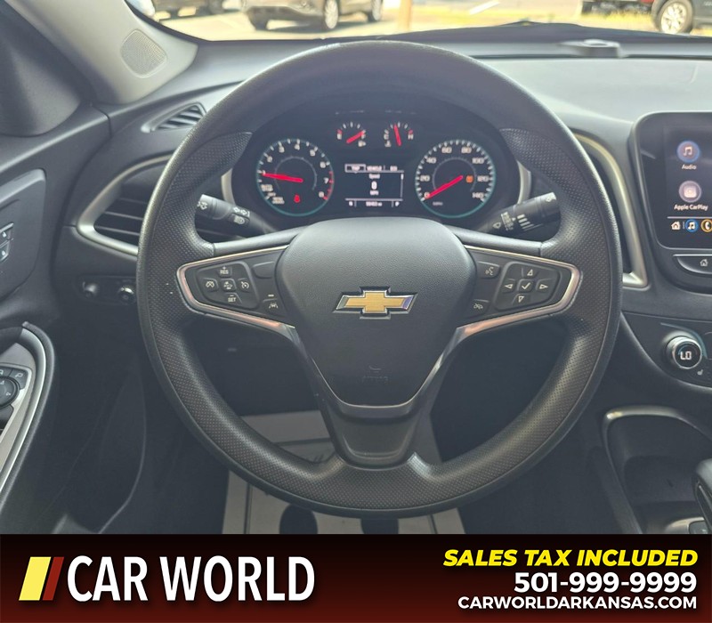 Chevrolet Malibu Vehicle Full-screen Gallery Image 15