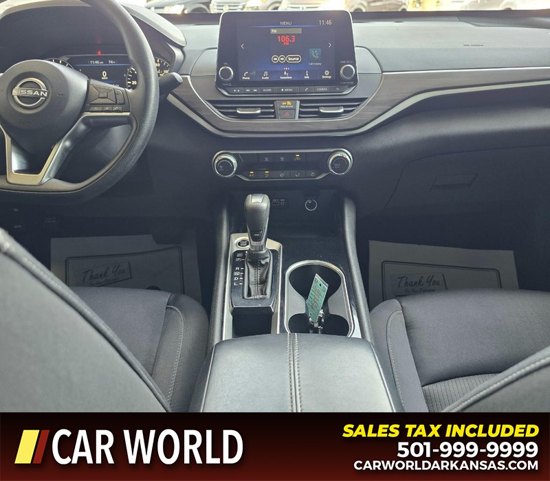 Nissan Altima Vehicle Full-screen Gallery Image 18