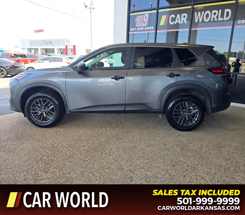 Nissan Rogue Vehicle Full-screen Gallery Image 4