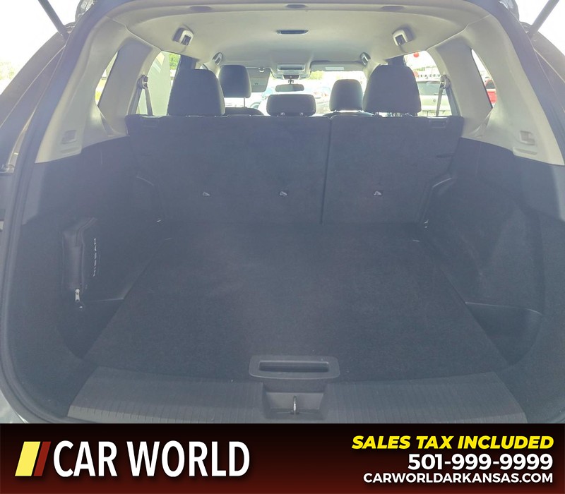 Nissan Rogue Vehicle Full-screen Gallery Image 13