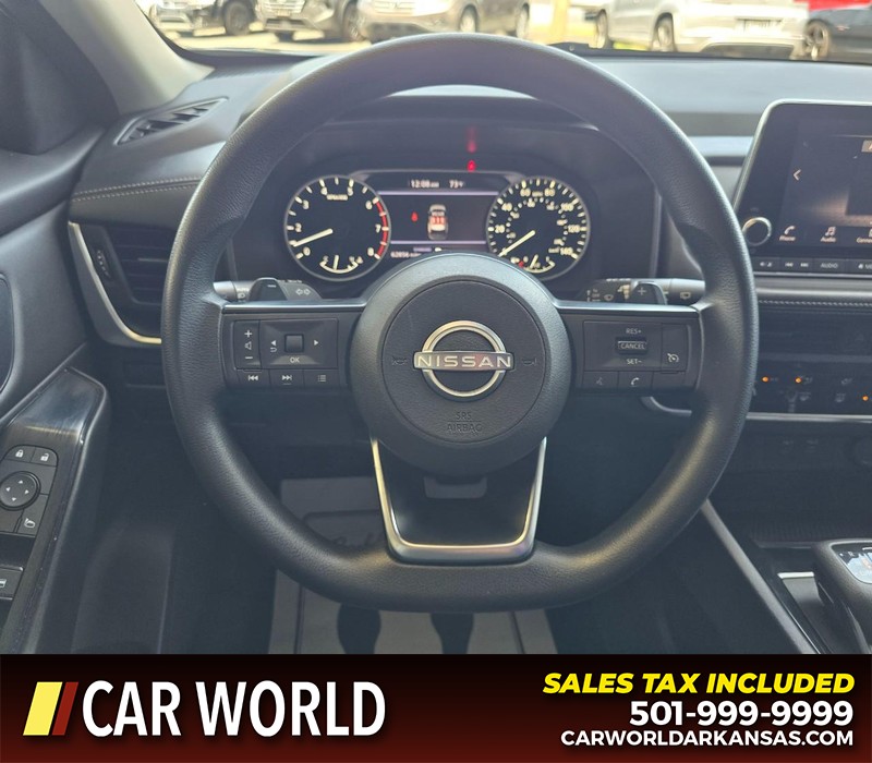 Nissan Rogue Vehicle Full-screen Gallery Image 15
