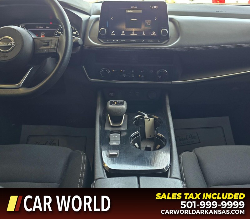 Nissan Rogue Vehicle Full-screen Gallery Image 18