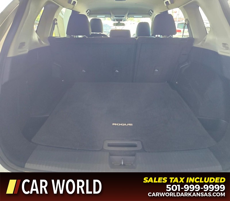 Nissan Rogue Vehicle Full-screen Gallery Image 13