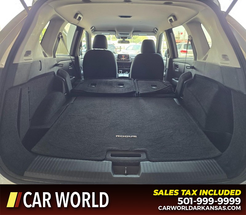Nissan Rogue Vehicle Full-screen Gallery Image 14