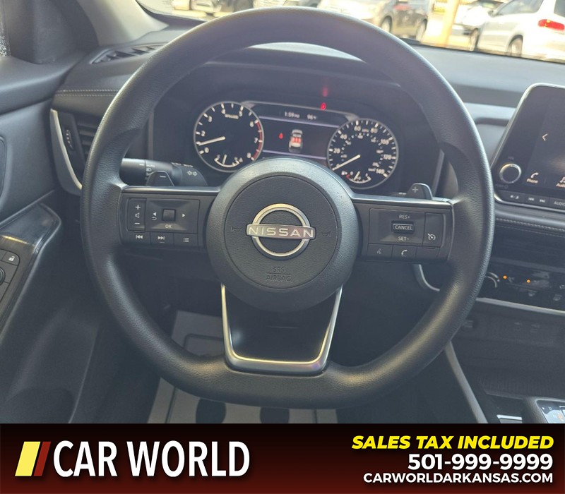Nissan Rogue Vehicle Full-screen Gallery Image 15