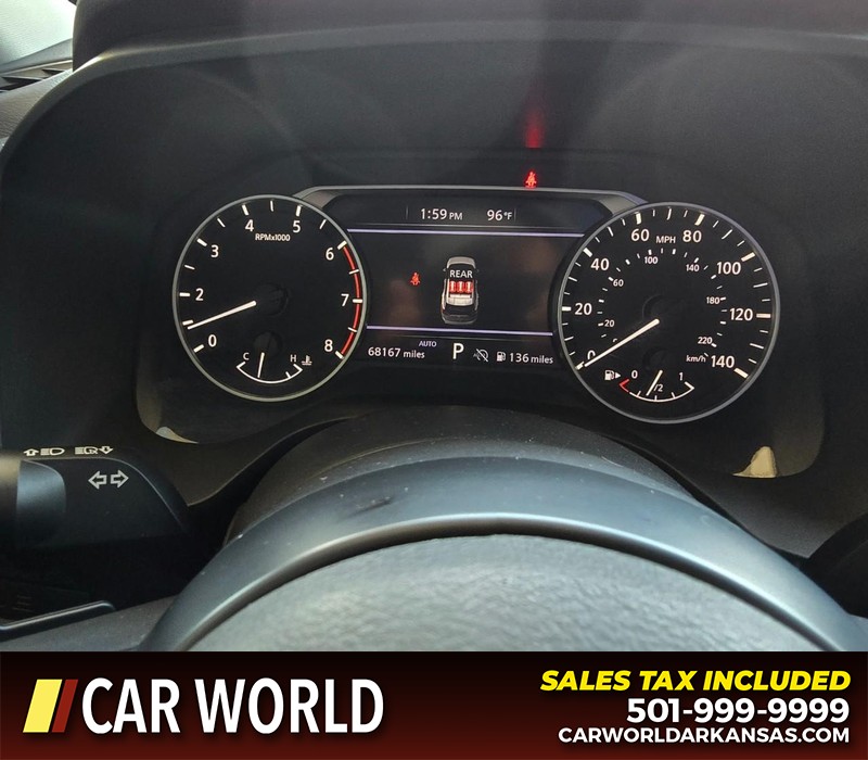 Nissan Rogue Vehicle Full-screen Gallery Image 17