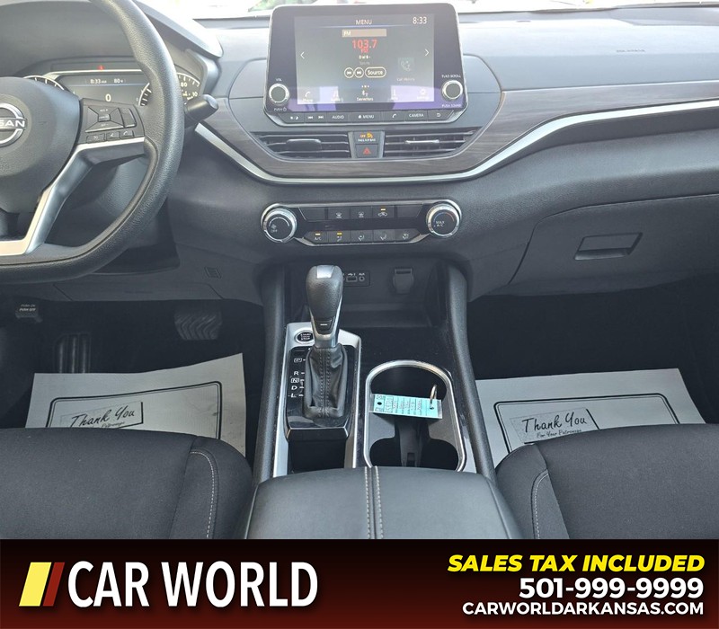 Nissan Altima Vehicle Full-screen Gallery Image 18