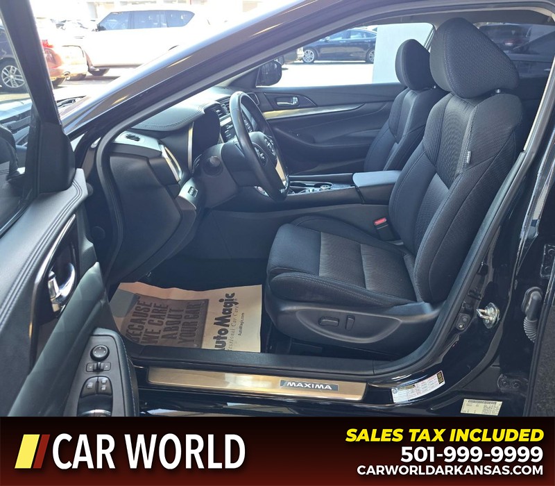 Nissan Maxima Vehicle Full-screen Gallery Image 8