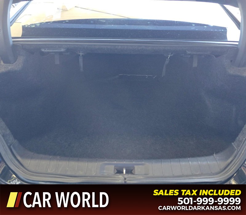 Nissan Maxima Vehicle Full-screen Gallery Image 13