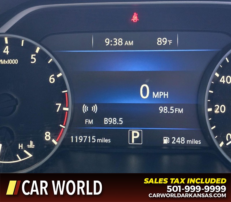 Nissan Maxima Vehicle Full-screen Gallery Image 16