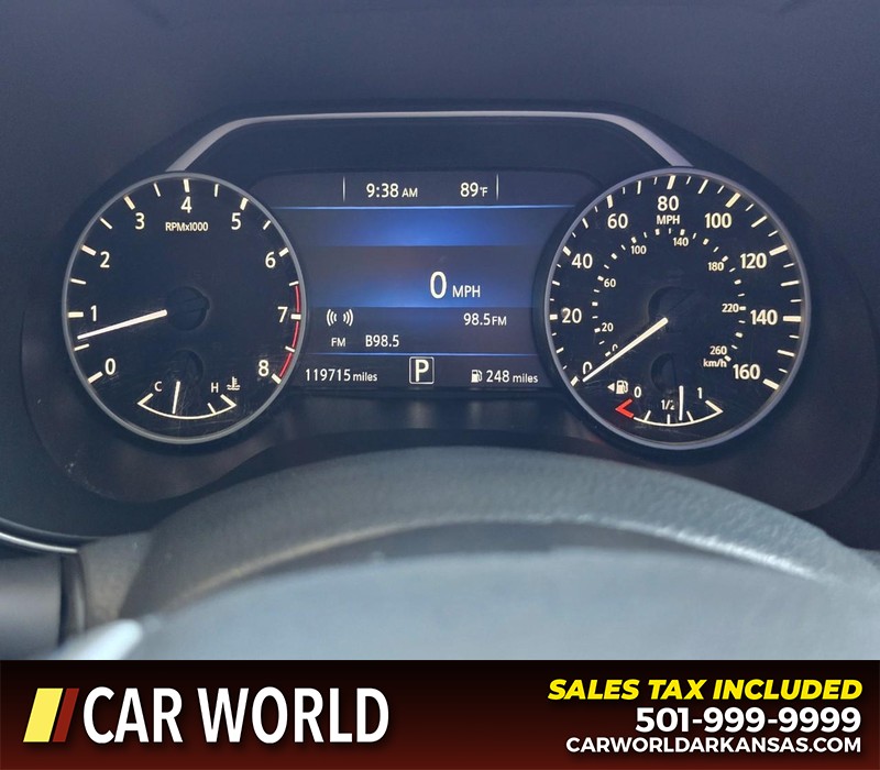 Nissan Maxima Vehicle Full-screen Gallery Image 17