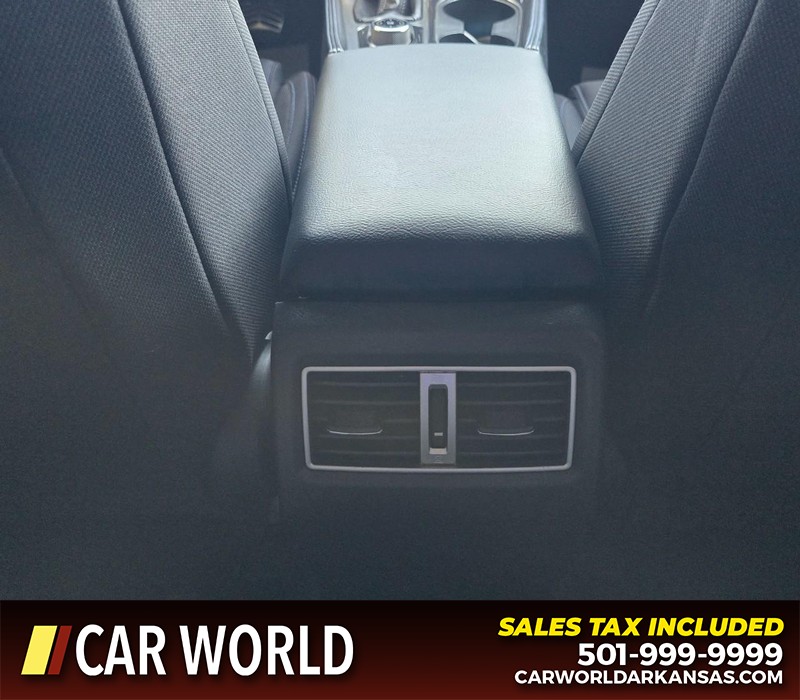 Nissan Maxima Vehicle Full-screen Gallery Image 19
