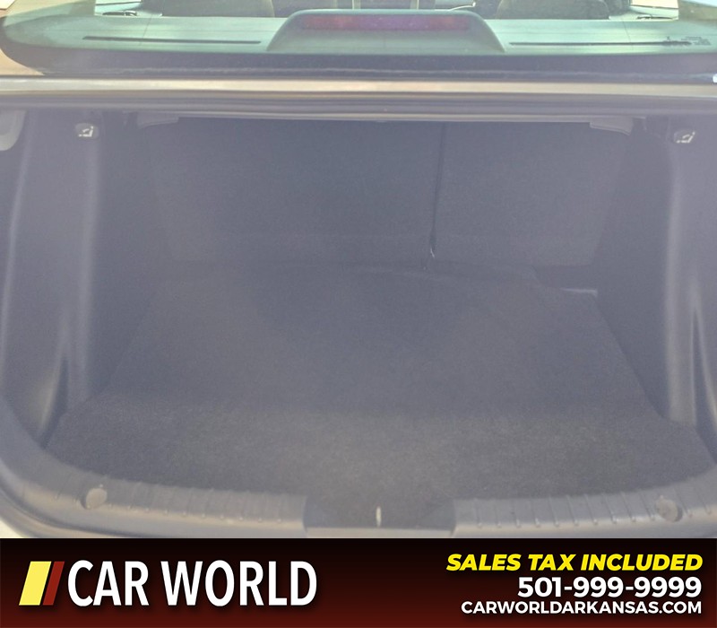 Toyota Yaris Sedan Vehicle Full-screen Gallery Image 13