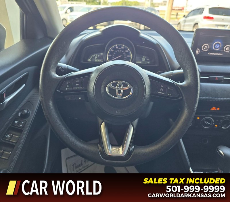 Toyota Yaris Sedan Vehicle Full-screen Gallery Image 15