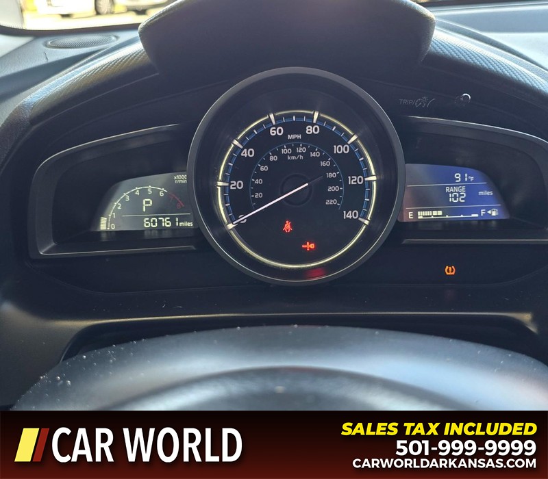 Toyota Yaris Sedan Vehicle Full-screen Gallery Image 17