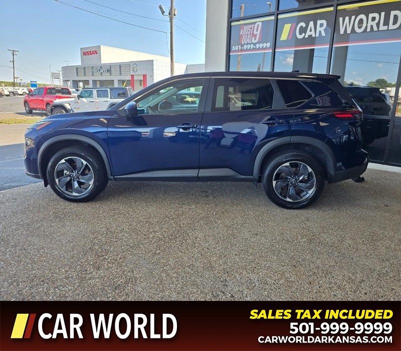 Nissan Rogue Vehicle Full-screen Gallery Image 4