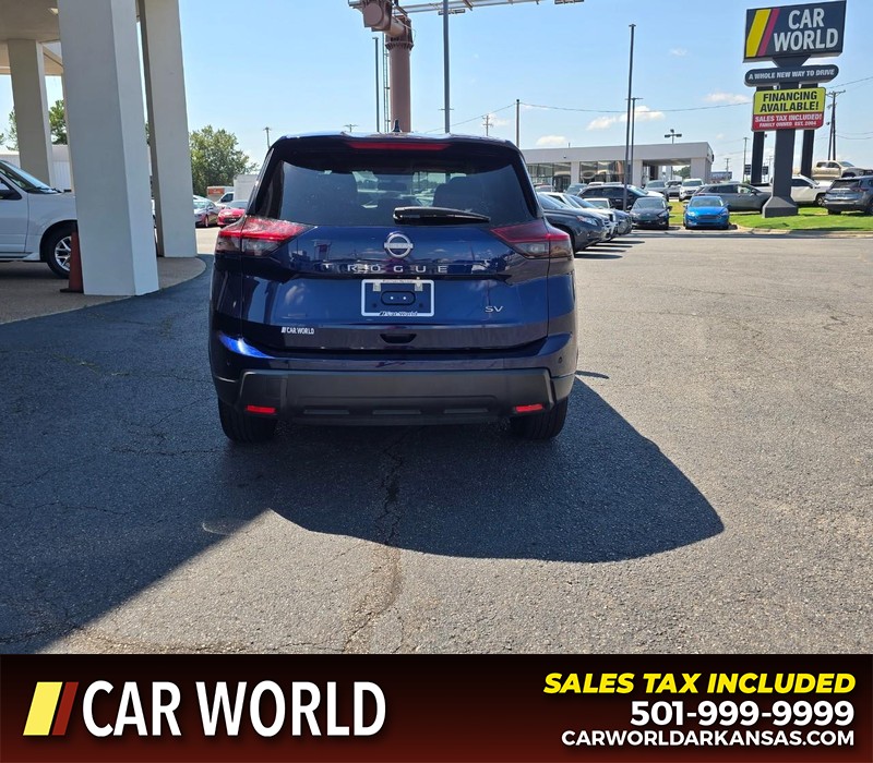 Nissan Rogue Vehicle Full-screen Gallery Image 5