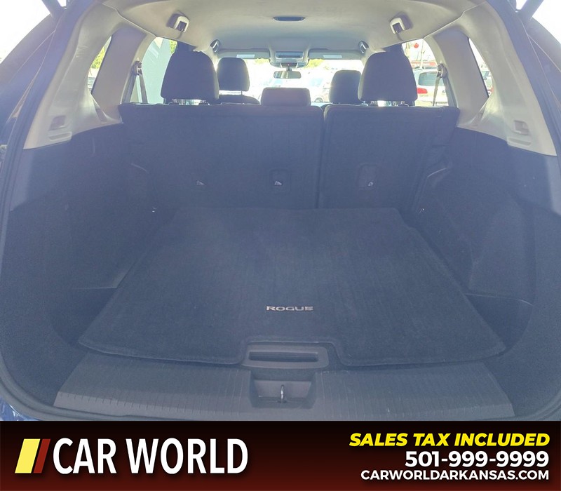 Nissan Rogue Vehicle Full-screen Gallery Image 13