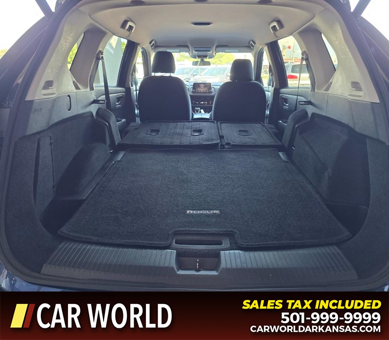 Nissan Rogue Vehicle Full-screen Gallery Image 14
