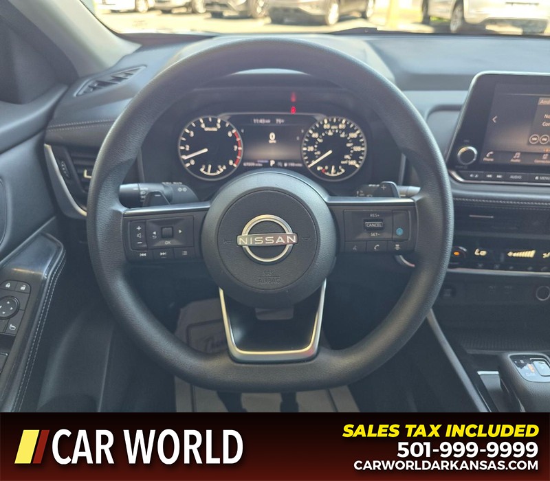 Nissan Rogue Vehicle Full-screen Gallery Image 15