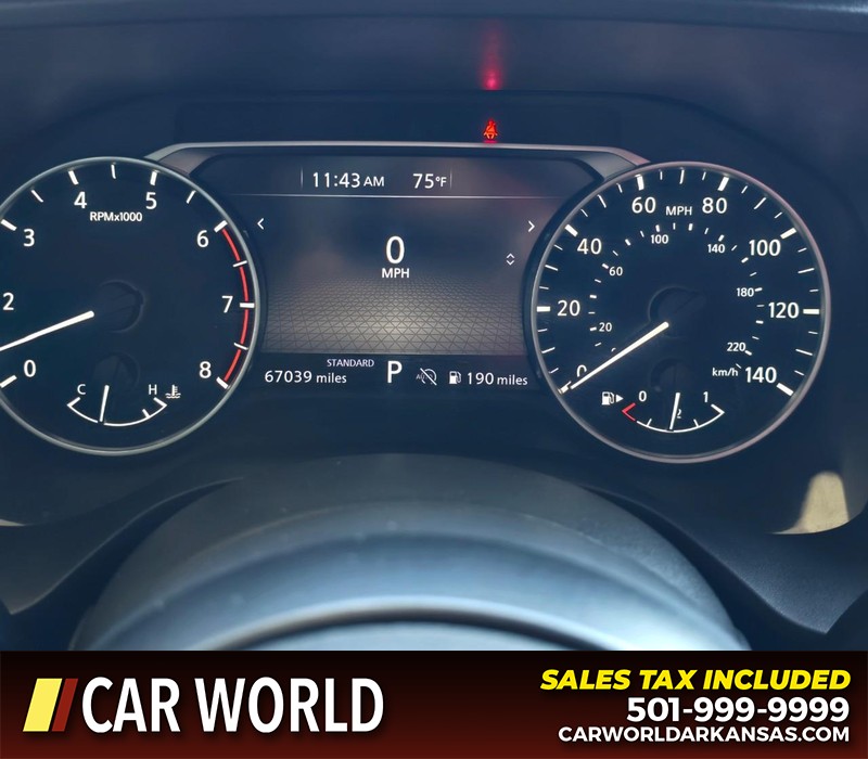 Nissan Rogue Vehicle Full-screen Gallery Image 17