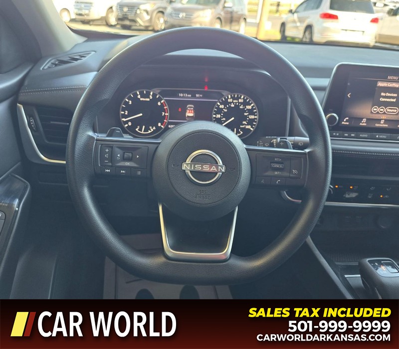 Nissan Rogue Vehicle Full-screen Gallery Image 15