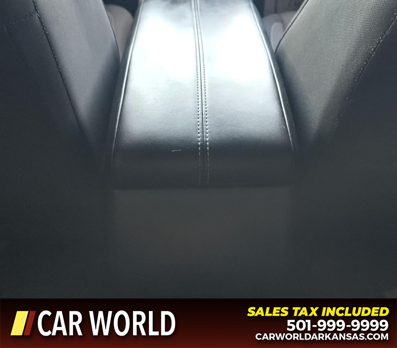 Nissan Altima Vehicle Full-screen Gallery Image 19