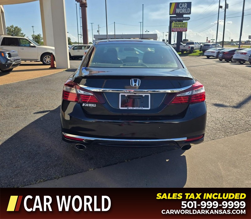 Honda Accord Sedan Vehicle Full-screen Gallery Image 5