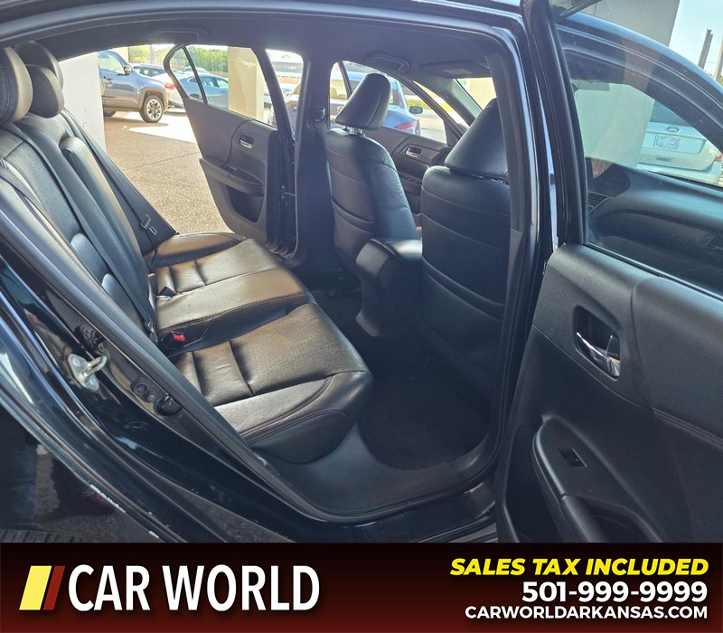 Honda Accord Sedan Vehicle Full-screen Gallery Image 12