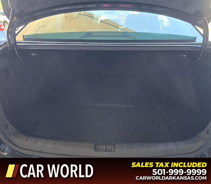 Honda Accord Sedan Vehicle Full-screen Gallery Image 13