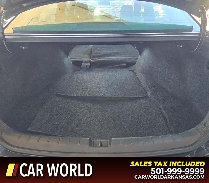 Honda Accord Sedan Vehicle Full-screen Gallery Image 14