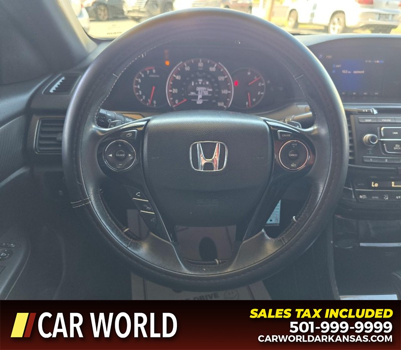 Honda Accord Sedan Vehicle Full-screen Gallery Image 15