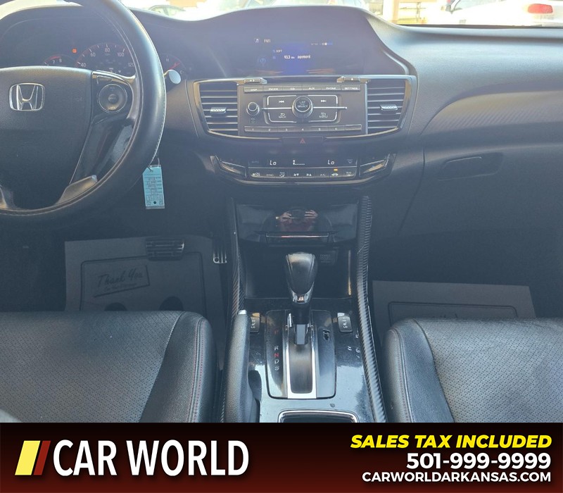Honda Accord Sedan Vehicle Full-screen Gallery Image 18