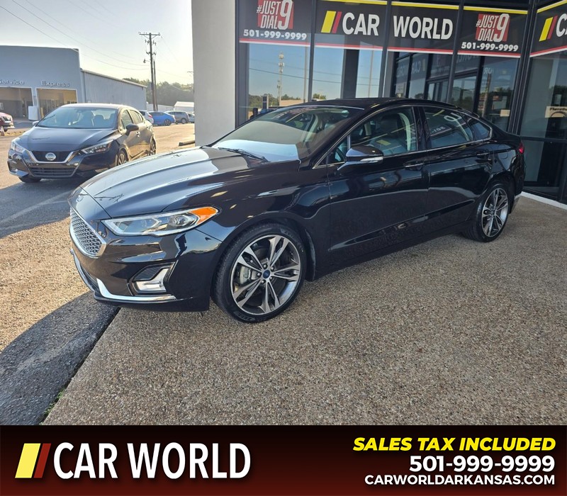 Ford Fusion Vehicle Full-screen Gallery Image 3