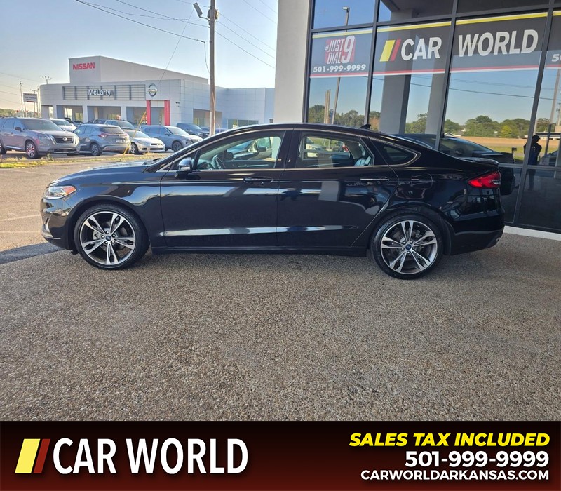 Ford Fusion Vehicle Full-screen Gallery Image 4