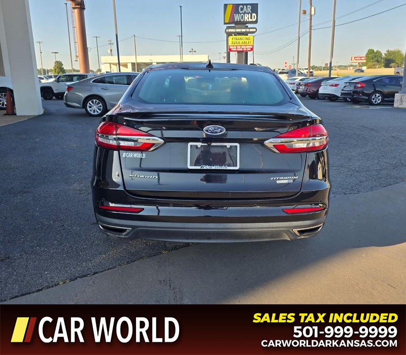 Ford Fusion Vehicle Full-screen Gallery Image 6