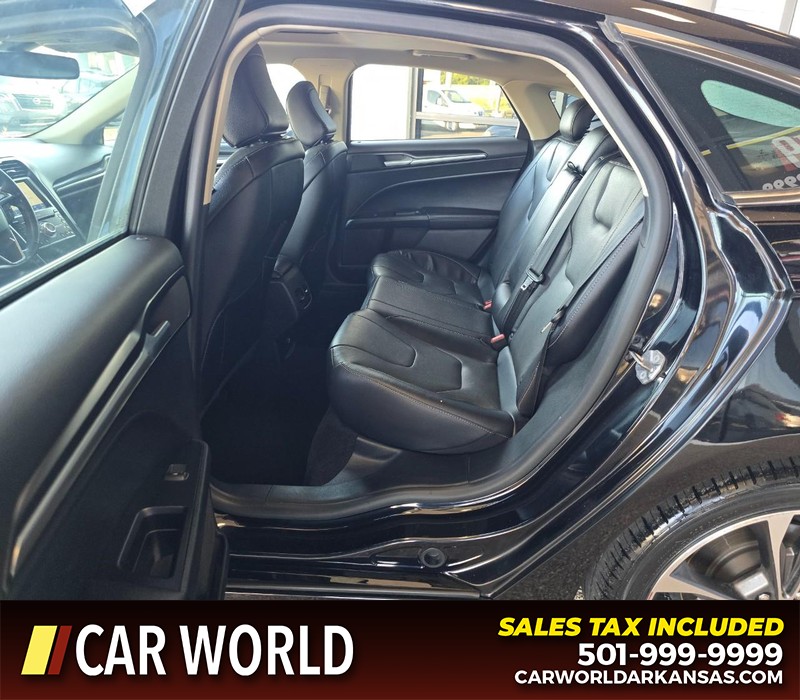 Ford Fusion Vehicle Full-screen Gallery Image 11