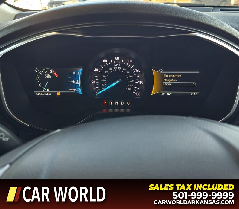 Ford Fusion Vehicle Full-screen Gallery Image 18