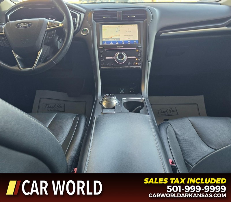 Ford Fusion Vehicle Full-screen Gallery Image 19