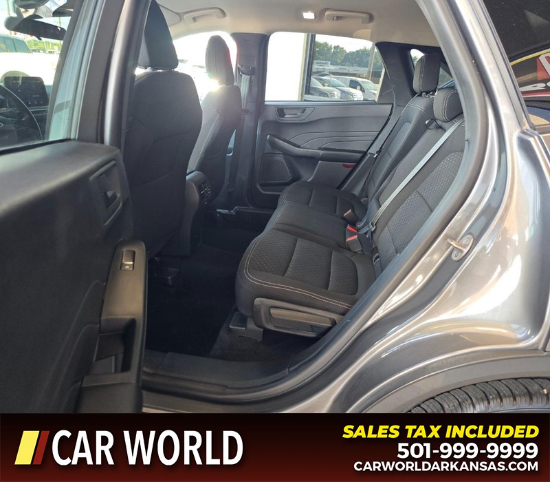 Ford Escape Vehicle Full-screen Gallery Image 10