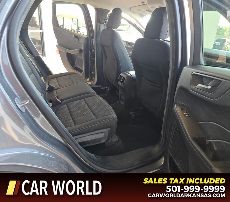 Ford Escape Vehicle Full-screen Gallery Image 12