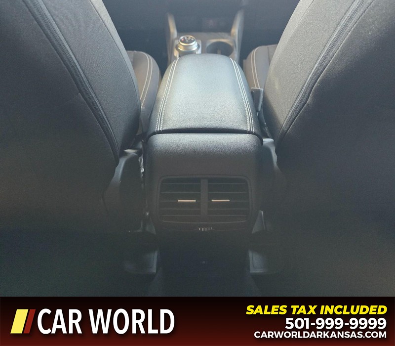 Ford Escape Vehicle Full-screen Gallery Image 19